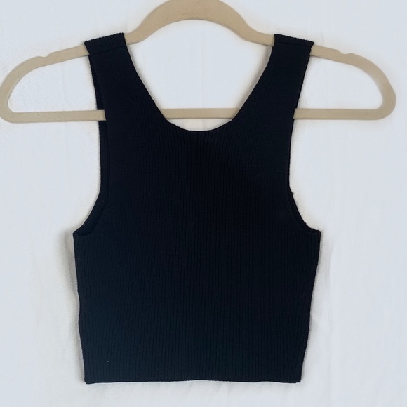 Knit Black Aritzia Cropped Tank Top - Picture 3 of 4